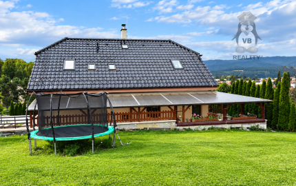 Ponúkame na predaj výnimočný rodinný dom s pozemkami 10 046 m² a investičným potenciálom – Spišské Vlachy