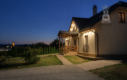 Ponúkame na predaj výnimočný rodinný dom s pozemkami 10 046 m² a investičným potenciálom – Spišské Vlachy