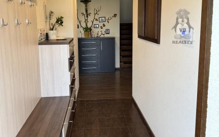 Ponúkame na predaj výnimočný rodinný dom s pozemkami 10 046 m² a investičným potenciálom – Spišské Vlachy
