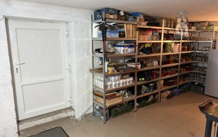 Ponúkame na predaj výnimočný rodinný dom s pozemkami 10 046 m² a investičným potenciálom – Spišské Vlachy