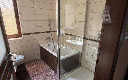 Ponúkame na predaj výnimočný rodinný dom s pozemkami 10 046 m² a investičným potenciálom – Spišské Vlachy