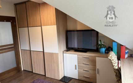 Ponúkame na predaj výnimočný rodinný dom s pozemkami 10 046 m² a investičným potenciálom – Spišské Vlachy