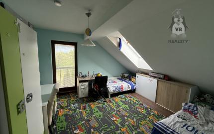 Ponúkame na predaj výnimočný rodinný dom s pozemkami 10 046 m² a investičným potenciálom – Spišské Vlachy