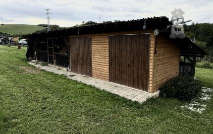 Ponúkame na predaj výnimočný rodinný dom s pozemkami 10 046 m² a investičným potenciálom – Spišské Vlachy