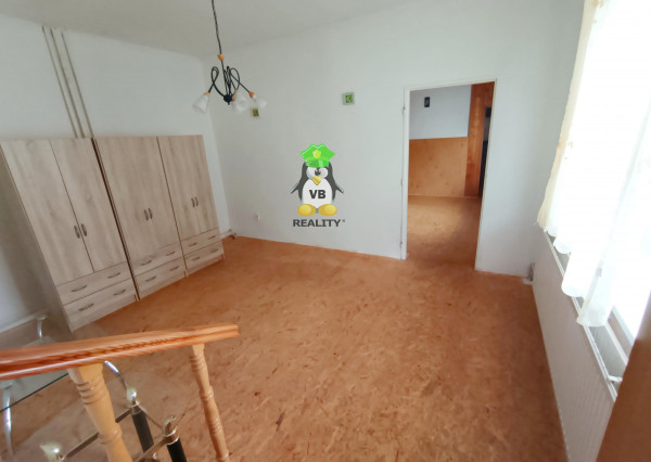 6- izbový rodinný dom 2164 m2, Záhor