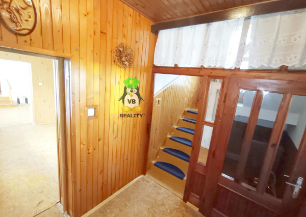 6- izbový rodinný dom 2164 m2, Záhor