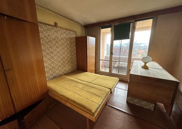 Byt 2+1 s loggiou centrum, Sp. Nová Ves