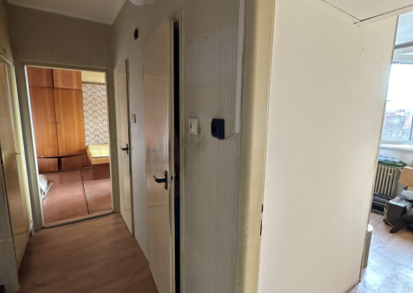 Byt 2+1 s loggiou centrum, Sp. Nová Ves