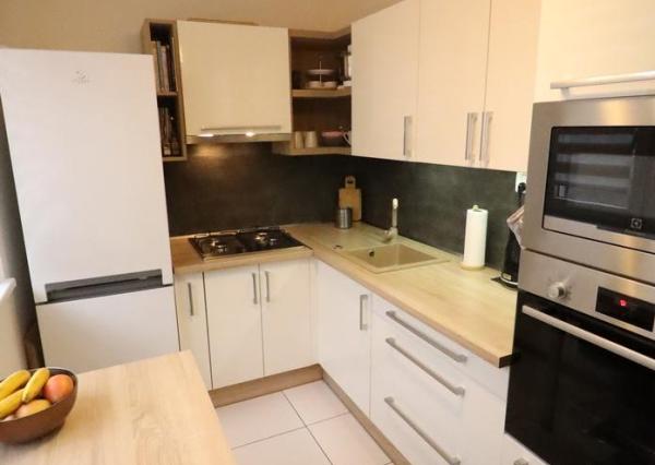 Byt 2+1 s dvomi loggiami na sídlisku Tarča, Sp. Nová Ves