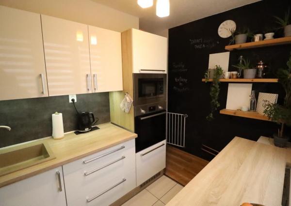 Byt 2+1 s dvomi loggiami na sídlisku Tarča, Sp. Nová Ves