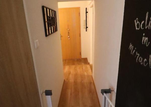 Byt 2+1 s dvomi loggiami na sídlisku Tarča, Sp. Nová Ves