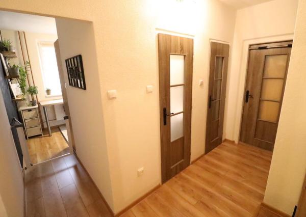 Byt 2+1 s dvomi loggiami na sídlisku Tarča, Sp. Nová Ves