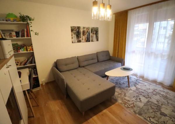 Byt 2+1 s dvomi loggiami na sídlisku Tarča, Sp. Nová Ves