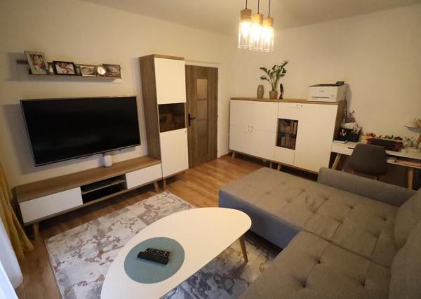 Byt 2+1 s dvomi loggiami na sídlisku Tarča, Sp. Nová Ves