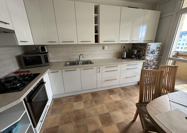 Byt 5+1 s loggiou sídl. Mier, Sp. Nová Ves