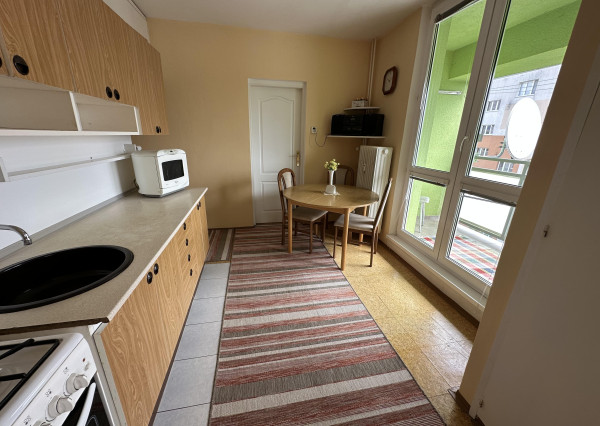 Byt 3+1 s loggiou centrum, Sp. Nová Ves