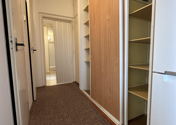 Byt 3+1 s loggiou centrum, Sp. Nová Ves