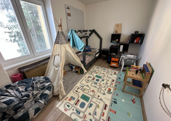 Byt 2+1 s balkónom prerobený na 3.izbový sídl. Rozvoj, Levoča