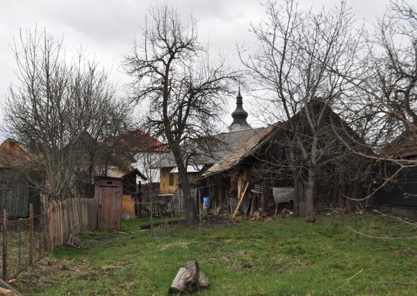 Pozemok so starším domom v obci Letanovce