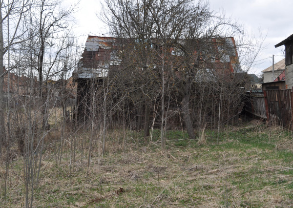 Pozemok so starším domom v obci Letanovce