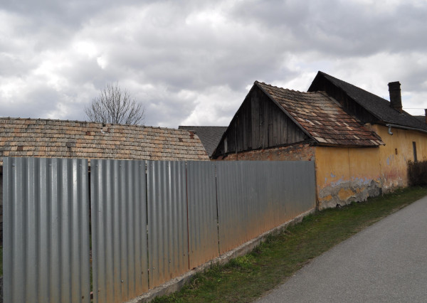 Pozemok so starším domom v obci Letanovce