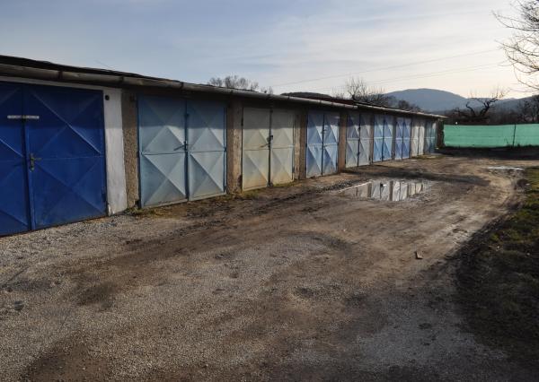 Garáž, sídl. Tarča, Sp. Nová Ves