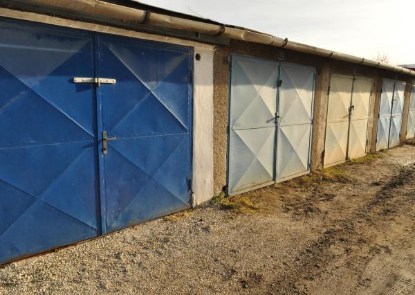 Garáž, sídl. Tarča, Sp. Nová Ves