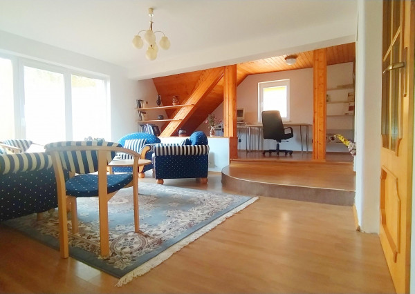 Jedinečný rodinný dom v obci Vinné s rozľahlým pozemkom