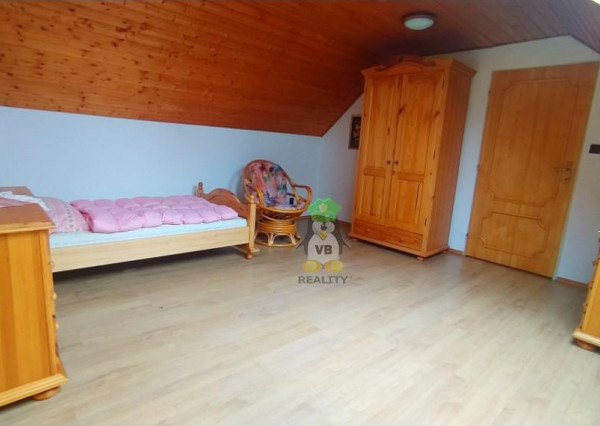 Jedinečný rodinný dom v obci Vinné s rozľahlým pozemkom