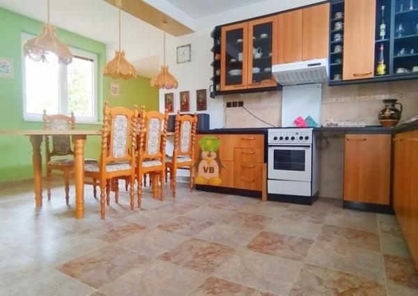 Jedinečný rodinný dom v obci Vinné s rozľahlým pozemkom