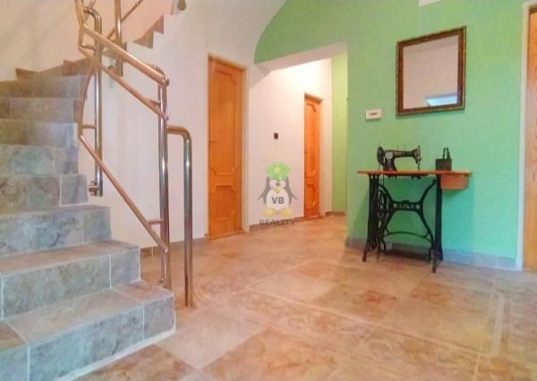 Jedinečný rodinný dom v obci Vinné s rozľahlým pozemkom