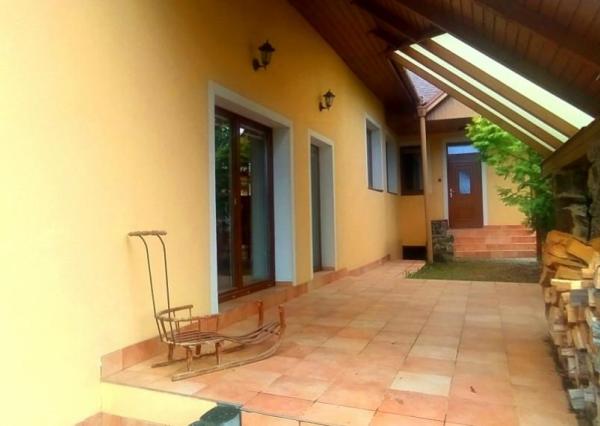 Jedinečný rodinný dom v obci Vinné s rozľahlým pozemkom