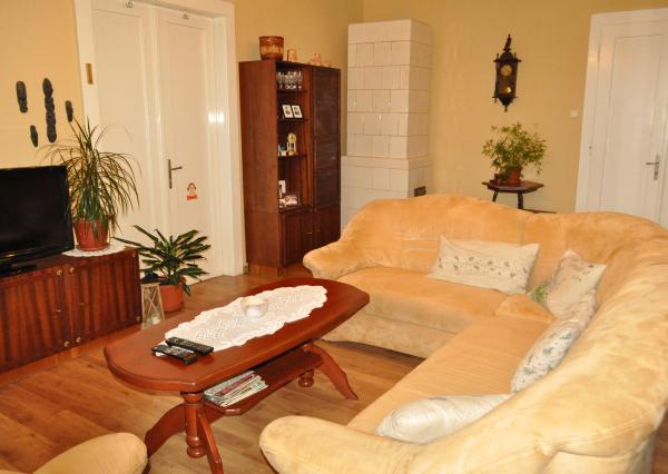 Velkometrážny byt 3+1 s garážou centrum, Sp. Nová Ves