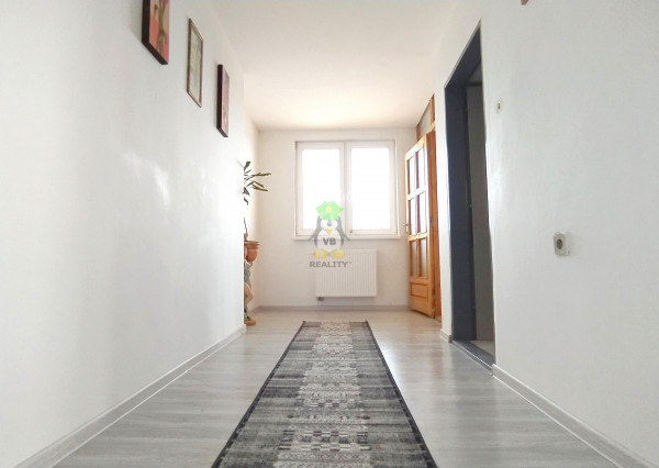 VÝRAZNE ZNÍŽENÁ CENA -Veľkorysý 5. izbový dom, Žbince
