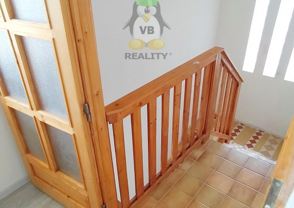 VÝRAZNE ZNÍŽENÁ CENA -Veľkorysý 5. izbový dom, Žbince