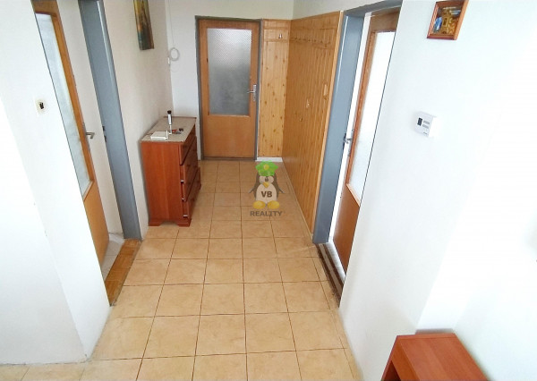 VÝRAZNE ZNÍŽENÁ CENA -Veľkorysý 5. izbový dom, Žbince