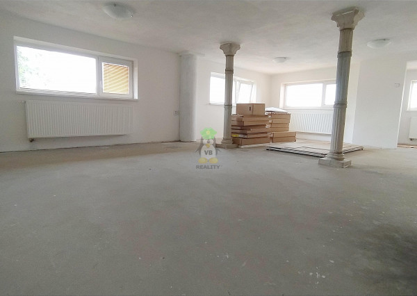 VÝRAZNE ZNÍŽENÁ CENA -Veľkorysý 5. izbový dom, Žbince