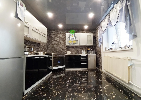 Rodinný dom, 2033m2, Falkušovce