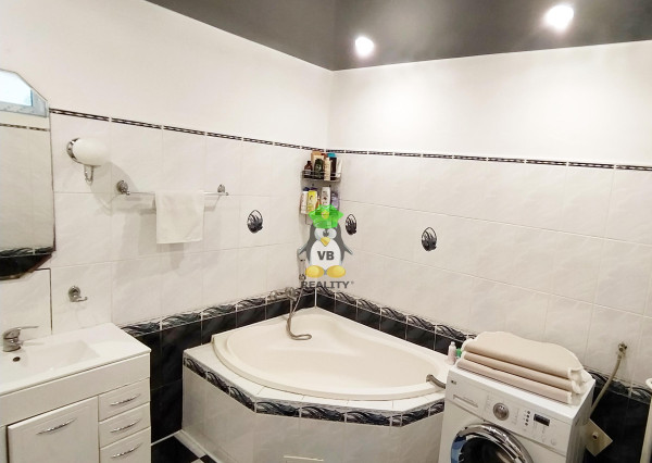 Rodinný dom, 2033m2, Falkušovce