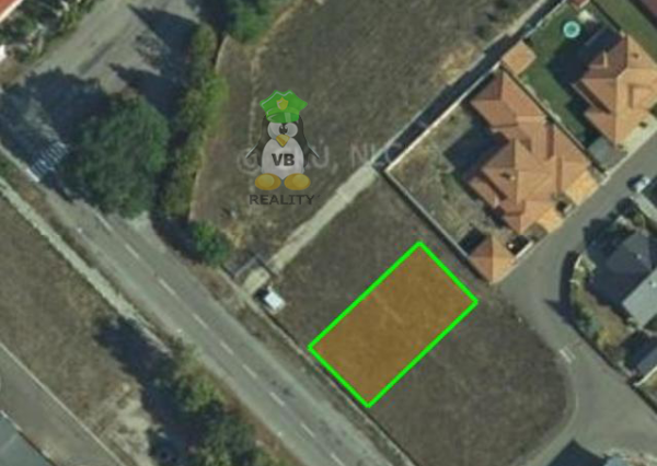 PREDANÉ- Stavebný pozemok v širšom centre mesta,500 m2, Michalovce