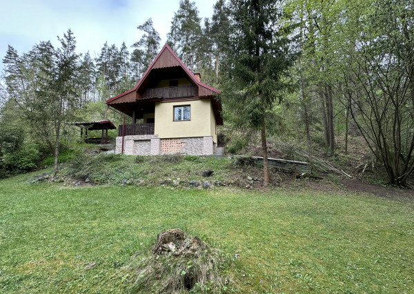 Chata s pozemkom na Čingove, okr. Sp. Nová Ves