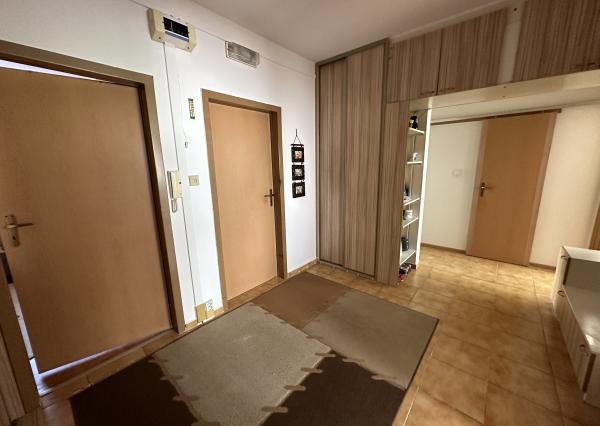 Znížená cena - Byt 4+1 s loggiou na sídl. Mier, Spišská Nová Ves