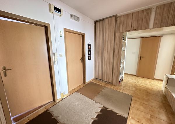 Znížená cena - Byt 4+1 s loggiou na sídl. Mier, Spišská Nová Ves