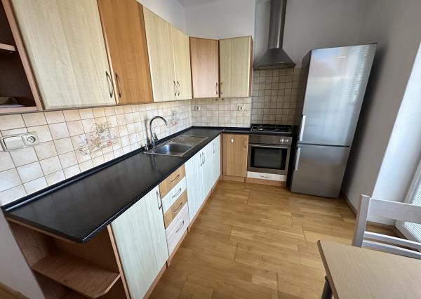 Byt 2+1 s balkónom centrum, Sp. Nová Ves