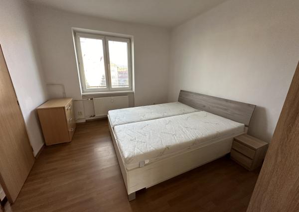 Byt 2+1 s balkónom centrum, Sp. Nová Ves