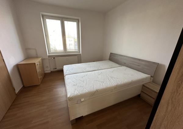 Byt 2+1 s balkónom centrum, Sp. Nová Ves