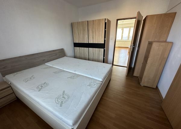 Byt 2+1 s balkónom centrum, Sp. Nová Ves