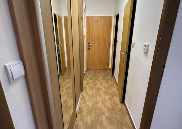 Byt 2+1 s balkónom centrum, Sp. Nová Ves