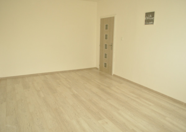 Prenájom bytu 1+1 s loggiou, sídl. Mier, Sp. Nová Ves