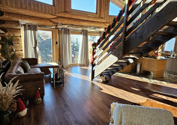 Zrubový rodinný dom v obci Hnilčík-Bindt, okres Sp. Nová Ves